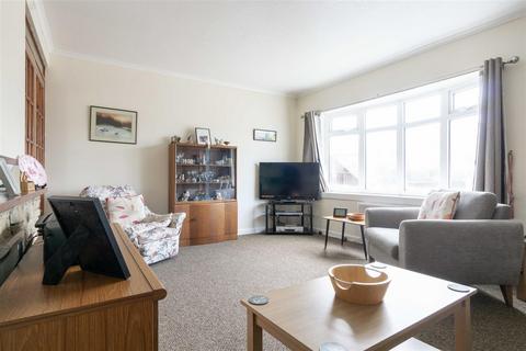 3 bedroom detached house for sale, Park Road, Barlow, Selby