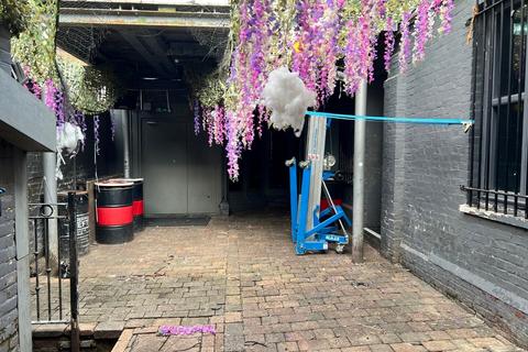 Pub for sale, 4-6 Rose Yard Maidstone ME14 1HN