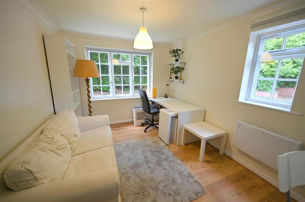 Living room1.JPG