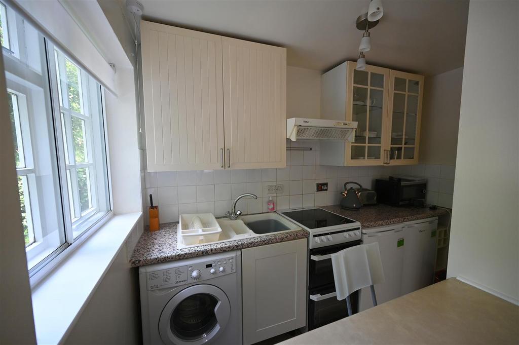 Kitchen1.JPG