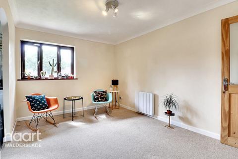 1 bedroom maisonette for sale, Katherine Court, Dargets Road, CHATHAM
