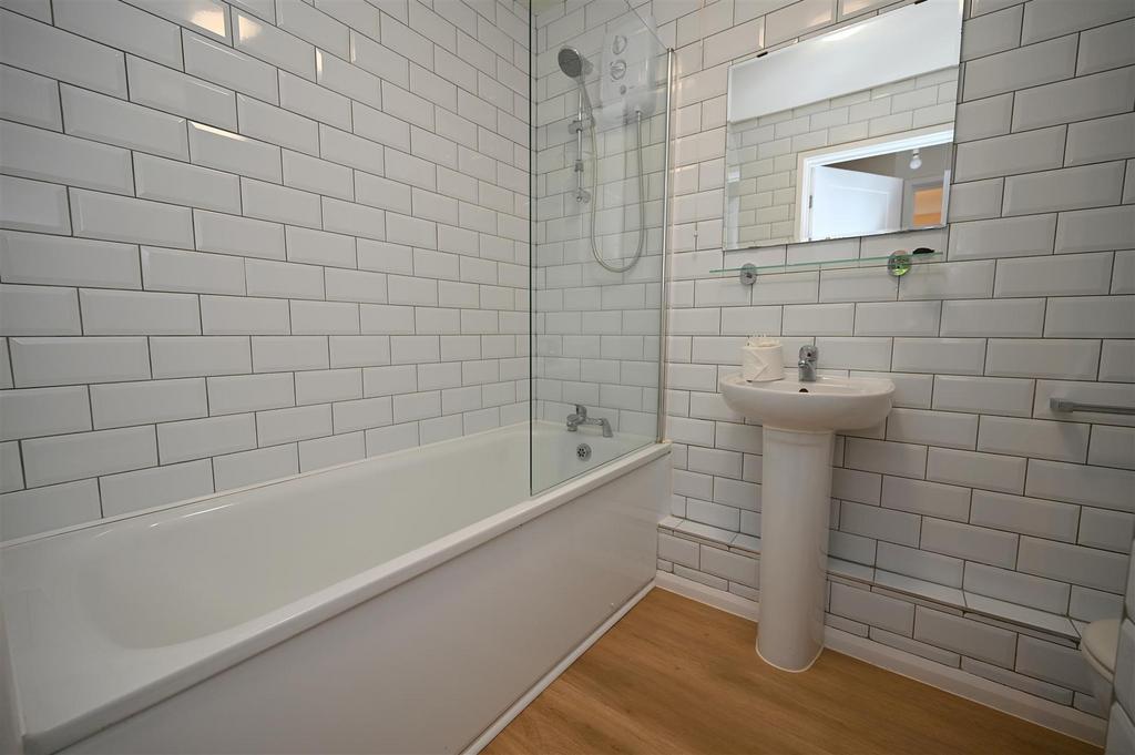 Bathroom.JPG