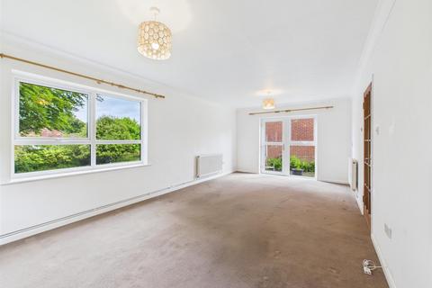 2 bedroom apartment for sale, Warnes Close, Cromer