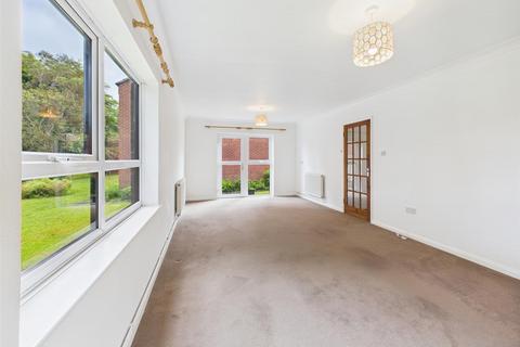2 bedroom apartment for sale, Warnes Close, Cromer