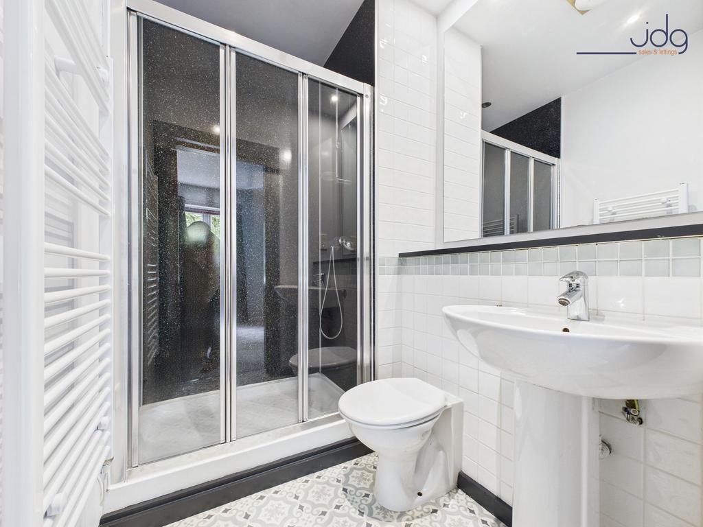 En-Suite Shower