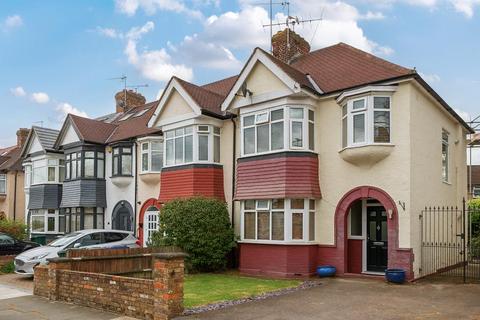 18 Alan Drive, Barnet, EN5 2PP