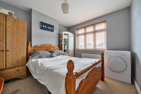 18 Alan Drive, Barnet, EN5 2PP