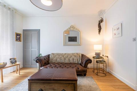 27 Biggiesknowe, Peebles, EH45 8HS