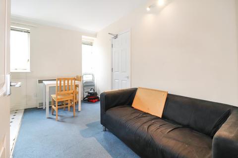 3 bedroom flat to rent, Swan Court, Oxford, OX1