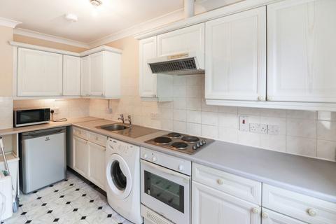 3 bedroom flat to rent, Swan Court, Oxford, OX1