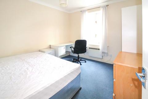 3 bedroom flat to rent, Swan Court, Oxford, OX1