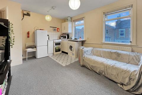 2 bedroom flat to rent, Hurst Street, Oxford, OX4