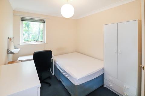 3 bedroom flat to rent, Swan Court Paradise Street, Oxford, OX1
