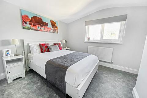 1 bedroom in a house share to rent, Greenfield Road, Cardiff, CF14