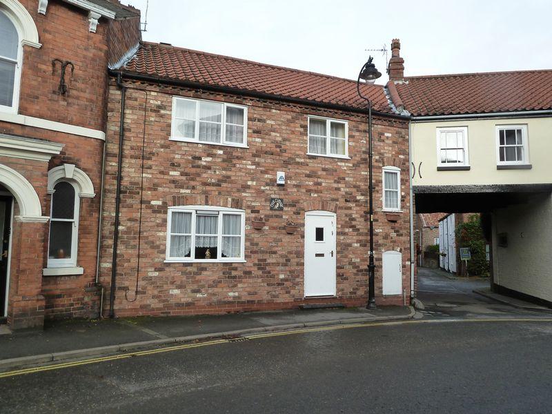 Northgate, Louth 2 bed terraced house £450 pcm (£104 pw)