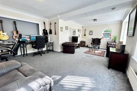 5 bedroom detached house for sale, Nook Road, Scholes, Leeds
