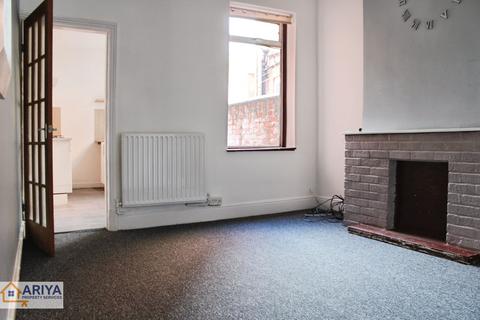 2 bedroom terraced house to rent, Central Road, Woodgate, Leicester LE3