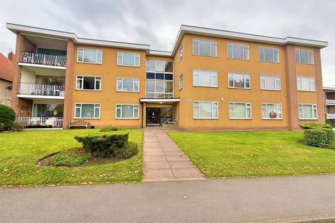 2 bedroom ground floor flat for sale