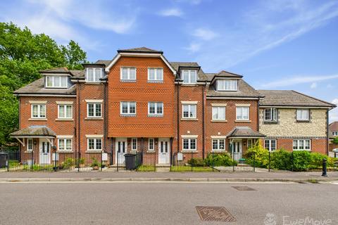 Hawthorn Way, Lindford, Bordon, Hampshire, GU35