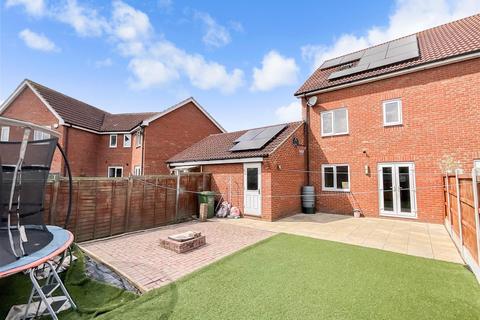 7 Oak Crescent, Wickford, SS11 7FF
