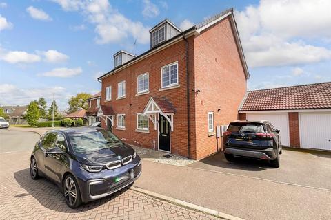 7 Oak Crescent, Wickford, SS11 7FF