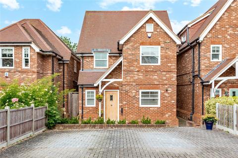 2 Boyd Close, Upminster, RM14 3BG