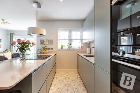 2 Boyd Close, Upminster, RM14 3BG