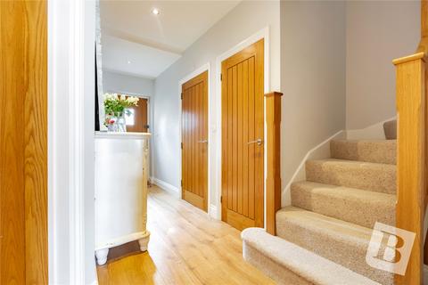 2 Boyd Close, Upminster, RM14 3BG