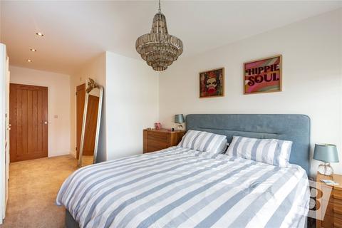 2 Boyd Close, Upminster, RM14 3BG