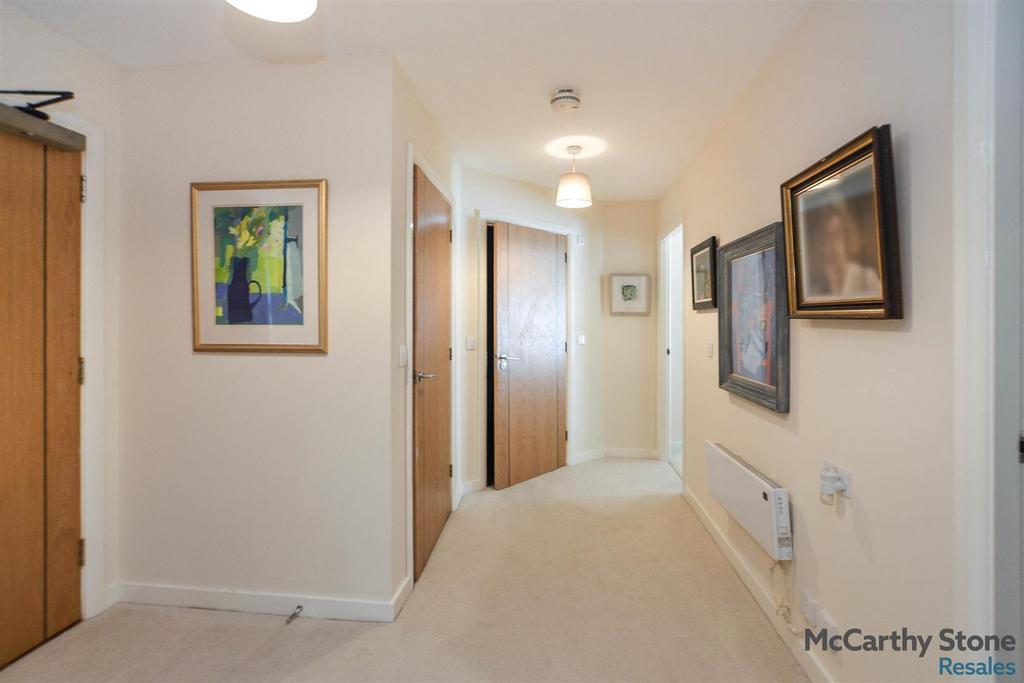 Hallway.jpg