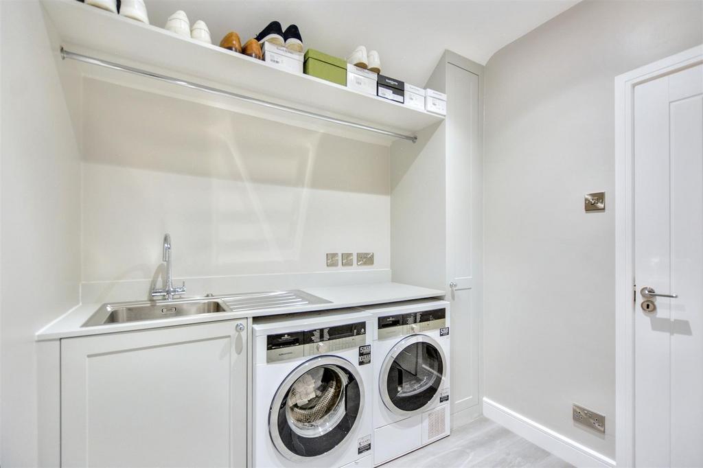 Utility Room 1.jpeg