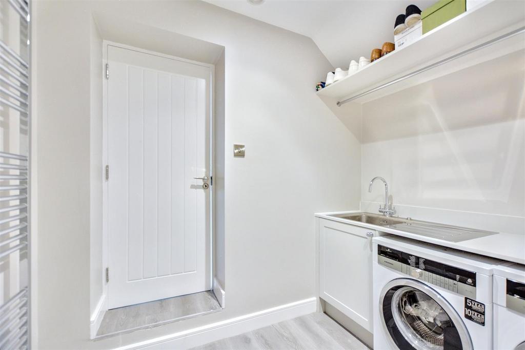 Utility Room 2.jpeg