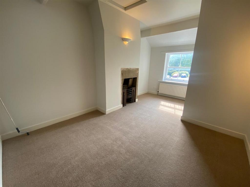 BEDROOM 1.jpg