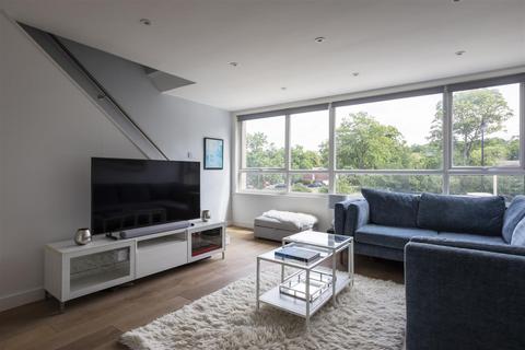 10 Grazeley Court, London, SE19 1QR