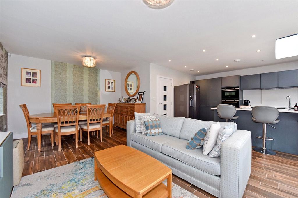 Dining/Kitchen