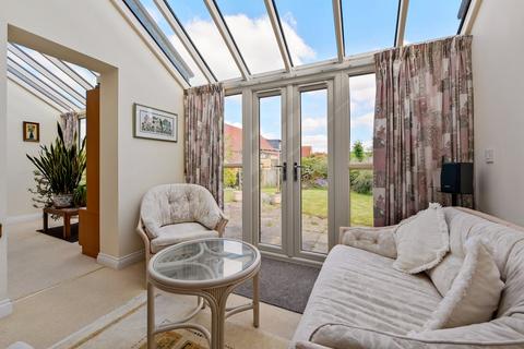 7 Darwin Close, Medbourne, Milton Keynes, MK5 6FF