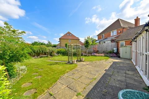 7 Darwin Close, Medbourne, Milton Keynes, MK5 6FF