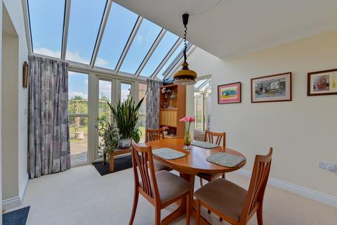 7 Darwin Close, Medbourne, Milton Keynes, MK5 6FF