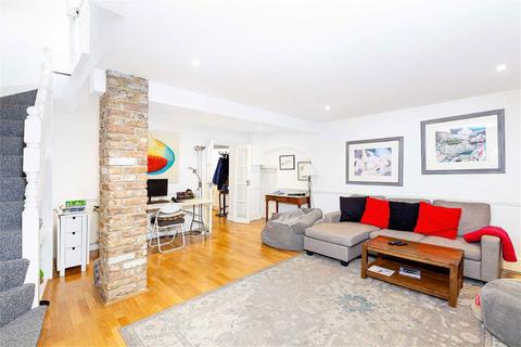 2 bedroom maisonette for sale, Percy Road, London W12