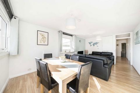 2 bedroom flat for sale, Lexden Road, London W3