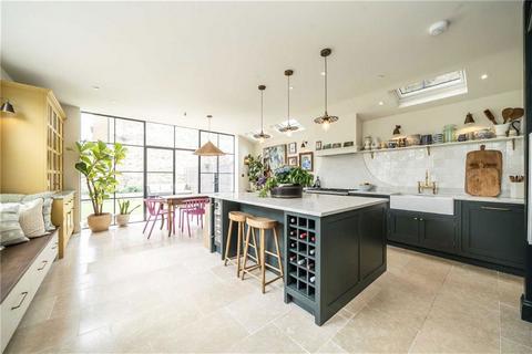 67 Goldsmith Avenue, London, W3 6HP