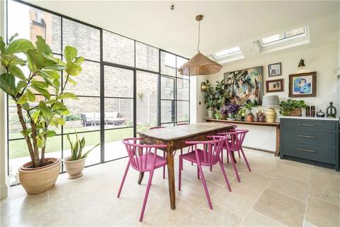 67 Goldsmith Avenue, London, W3 6HP