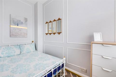 2 bedroom flat for sale, Uxbridge Road, London W12