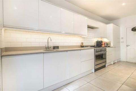 3 bedroom terraced house for sale, Roxwell Road, London W12