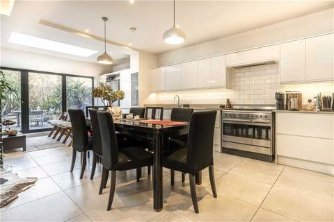 36 Roxwell Road, London, W12 9QF