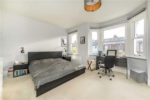 36 Roxwell Road, London, W12 9QF