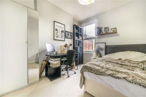 36 Roxwell Road, London, W12 9QF