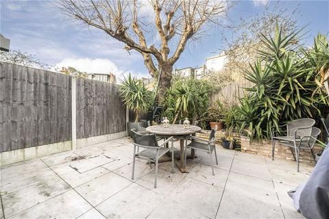 36 Roxwell Road, London, W12 9QF