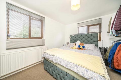 2 bedroom flat for sale, Askew Road, London W12