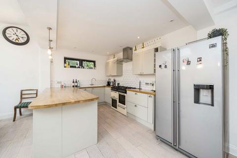 2 bedroom flat for sale, Uxbridge Road, London W12